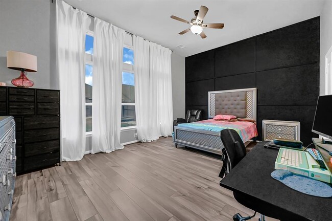 Building Photo - 2509 Ocean Key Dr
