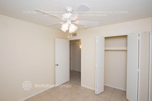 Building Photo - 1216 W Halstead Dr