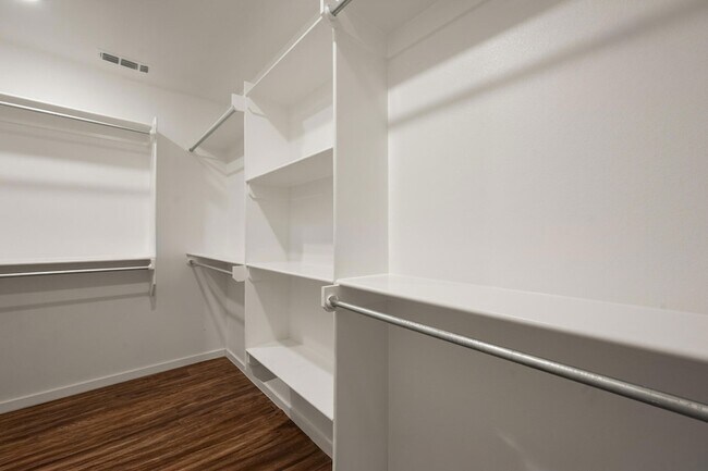 Building Photo - 2107 Kirksey Ave