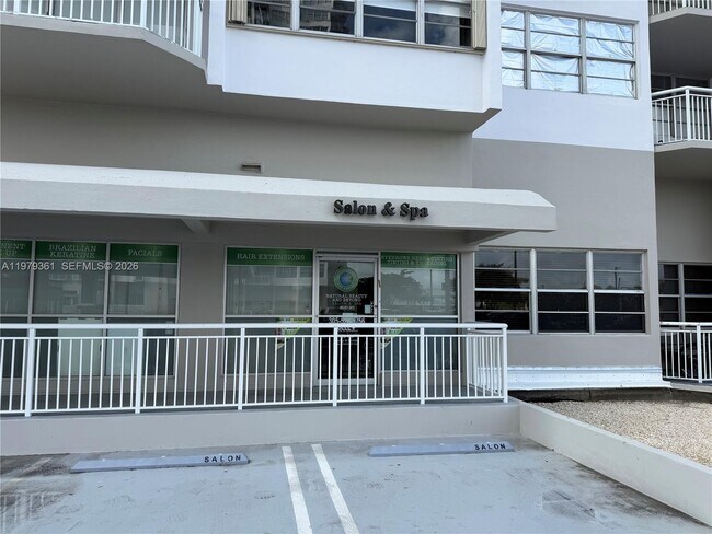 Building Photo - 18031 Biscayne Blvd