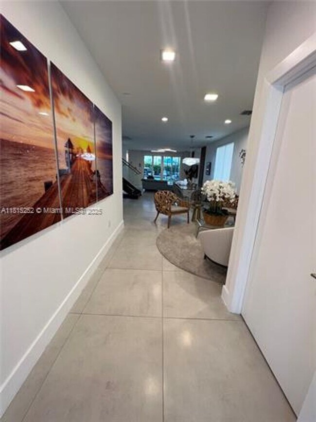 Building Photo - 10360 NW 68th Terrace