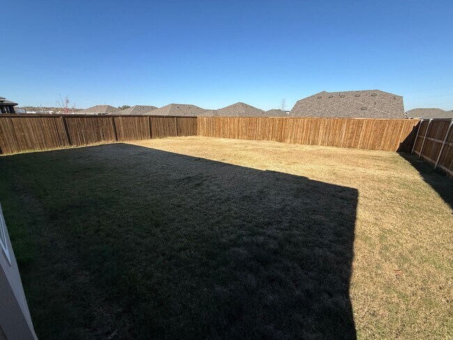 Building Photo - NEW 4 Bedroom in Joshua ISD. Move in special for the end of the year!