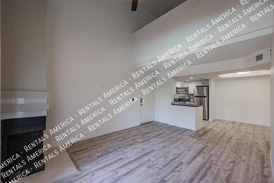 Building Photo - 4850 E Desert Cove Ave