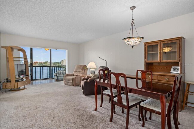 Building Photo - 8211 Brent St