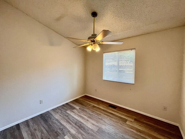 Building Photo - Ranch Style 4 Bedroom Home