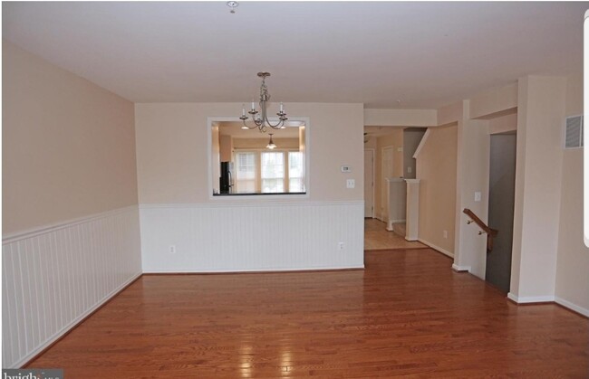 Dining Area / Family Room - 639 Possum Trot Way