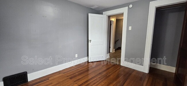 Building Photo - 4130 Hoagland Ave