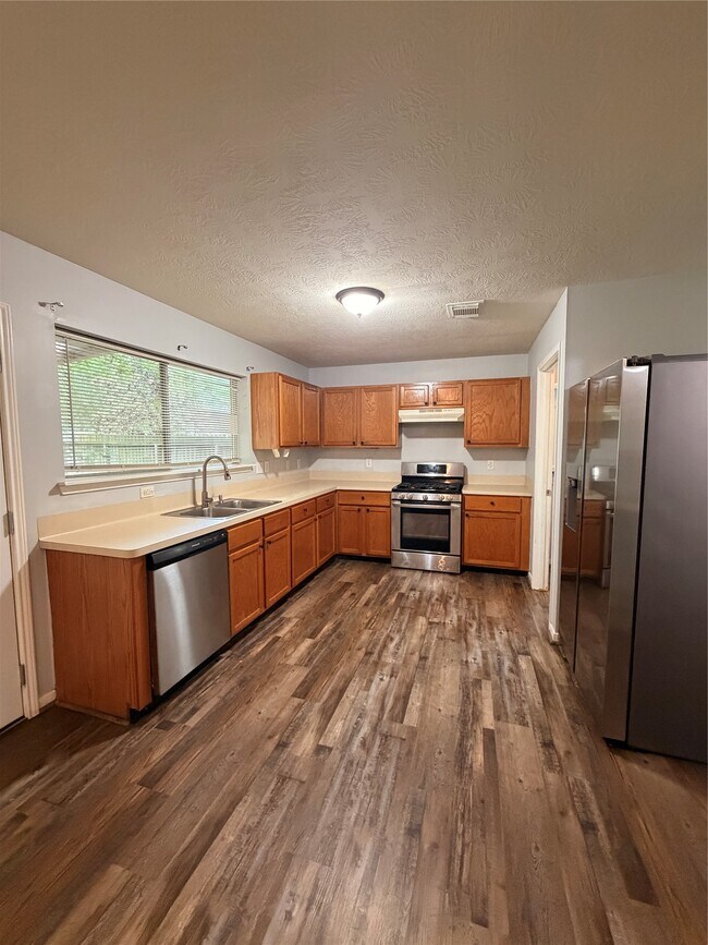 Building Photo - 919 Ivycroft Ln