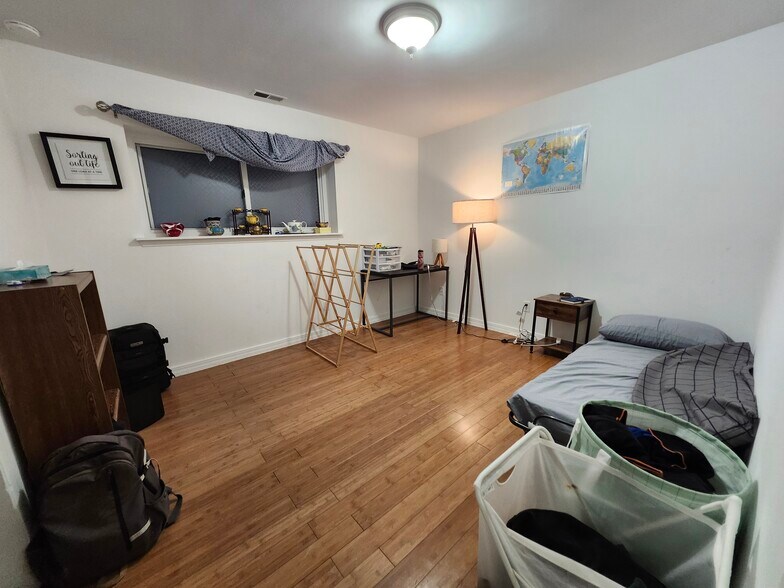 Building Photo - 4 Union Ave