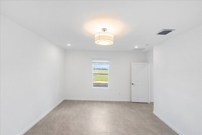 Building Photo - 11177 NW Fernbrook Dr