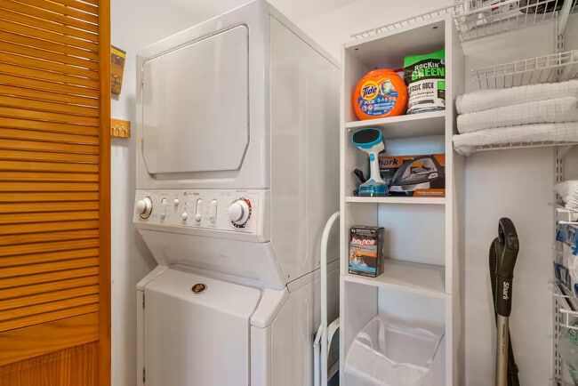 Building Photo - 14210 56th Ave S