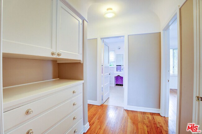 Building Photo - 10372 Tennessee Ave