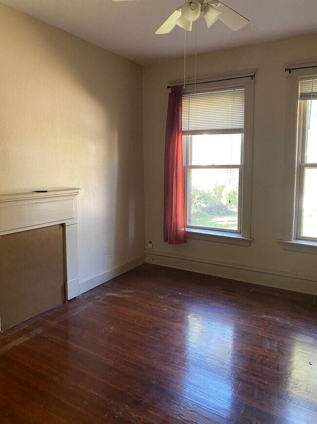 Building Photo - 4451 Pershing Ave