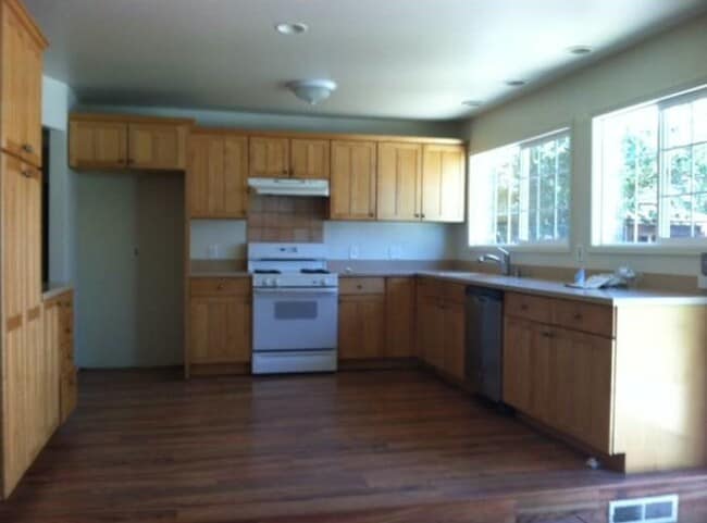 Building Photo - 7617 Bonita Ave