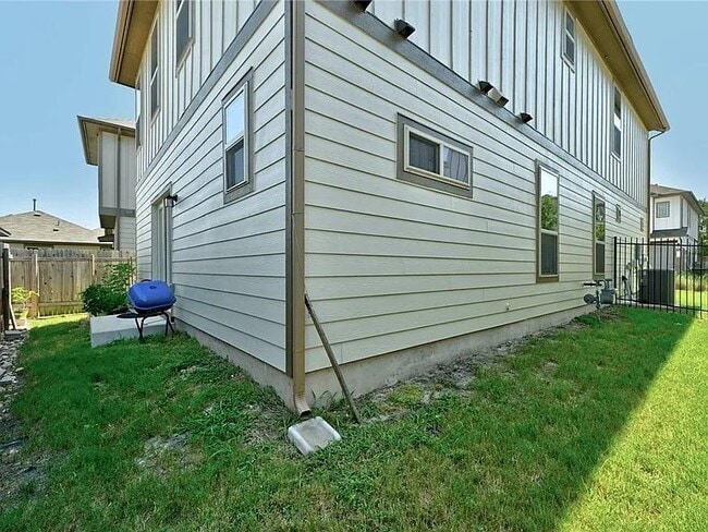 Building Photo - 906 Boatswain Wy