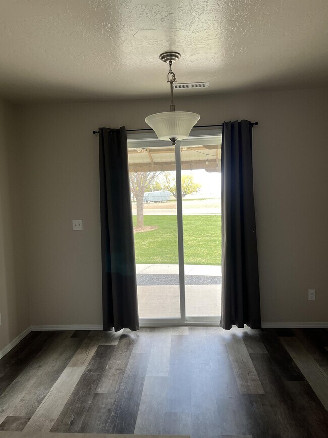 Building Photo - 13521 Palm Beach Dr