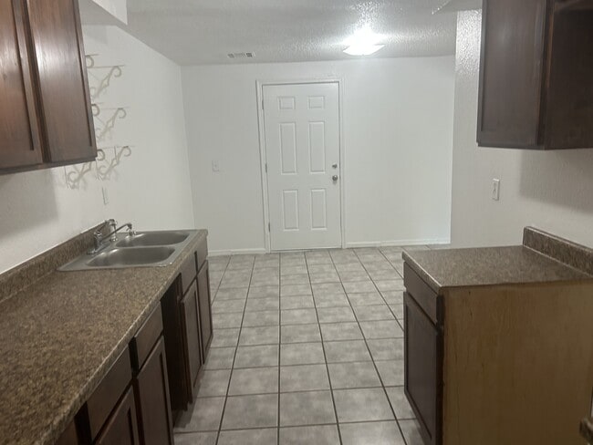 Building Photo - 1525 Marydale Ave