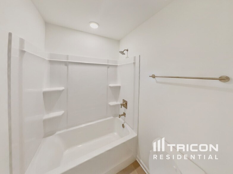 Building Photo - 281 Subban Ct