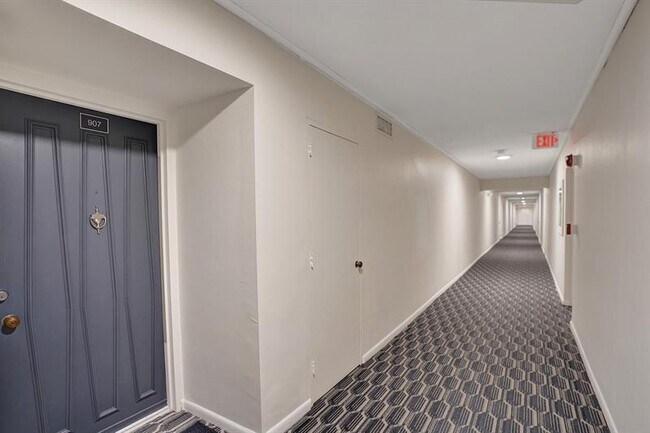 Building Photo - 3430 Galt Ocean Dr