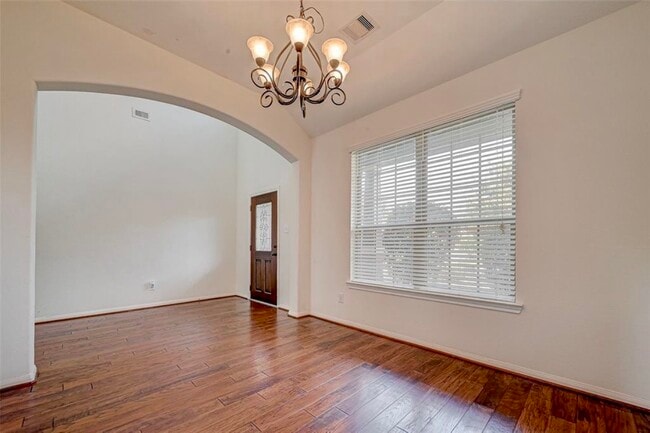 Building Photo - 11 Sagamore Ridge Pl