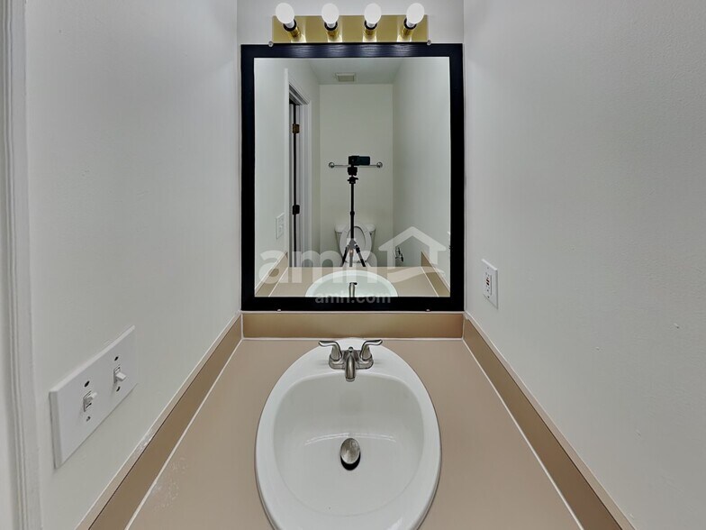 Building Photo - 328 Prairie Run Dr