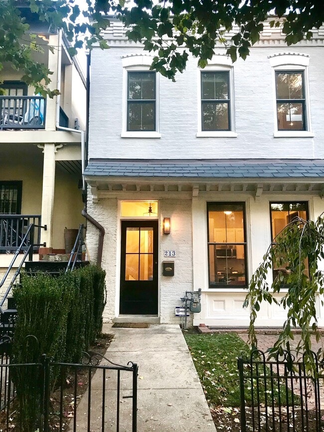 Building Photo - 213-211 11th St NE