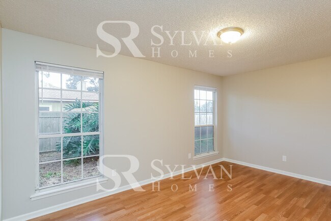 Building Photo - 2779 Rochford Ln E