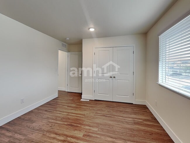 Building Photo - 9472 W Chino St