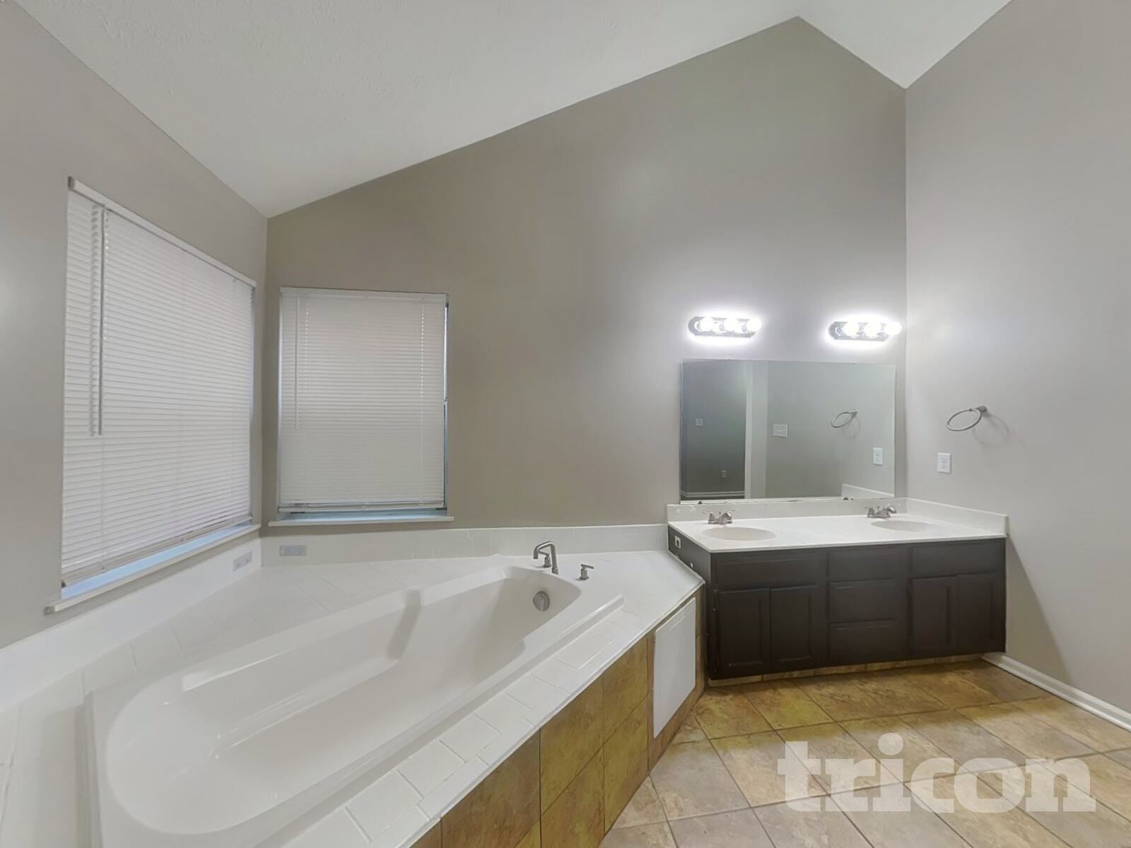 Building Photo - 3737 W 42nd Terrace