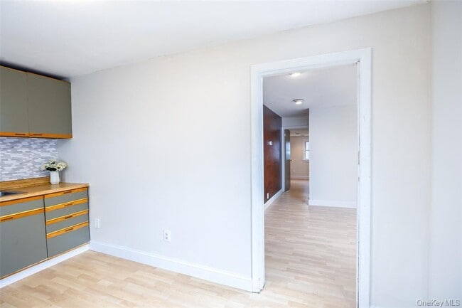 Building Photo - 23 Pleasant Ave