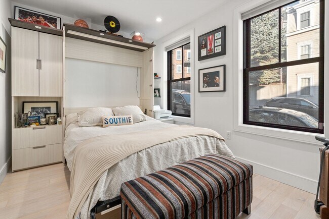 Building Photo - 75 Old Harbor St