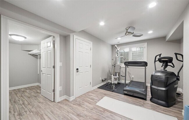 Building Photo - 4443L W Cottonwood Pl
