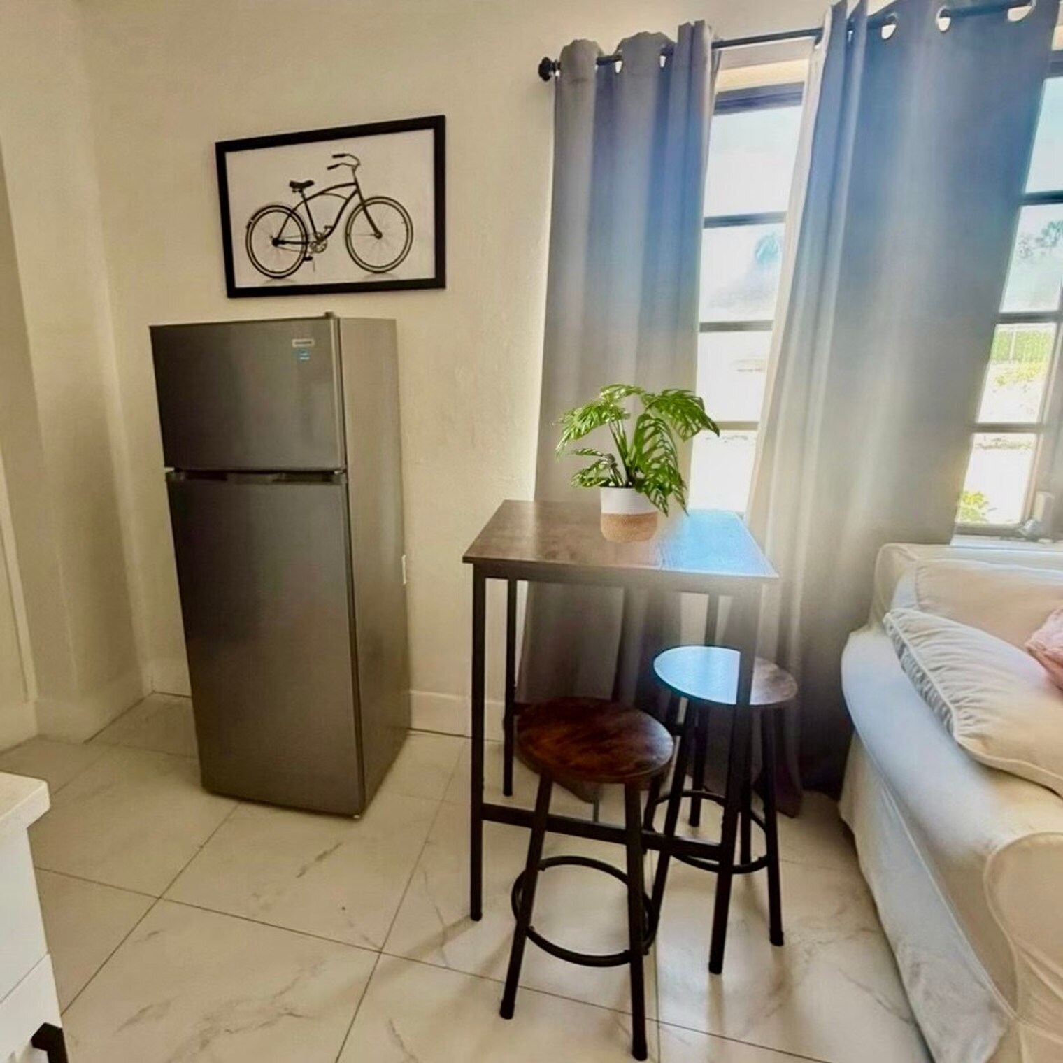 Building Photo - 2932 NW 10th Ave