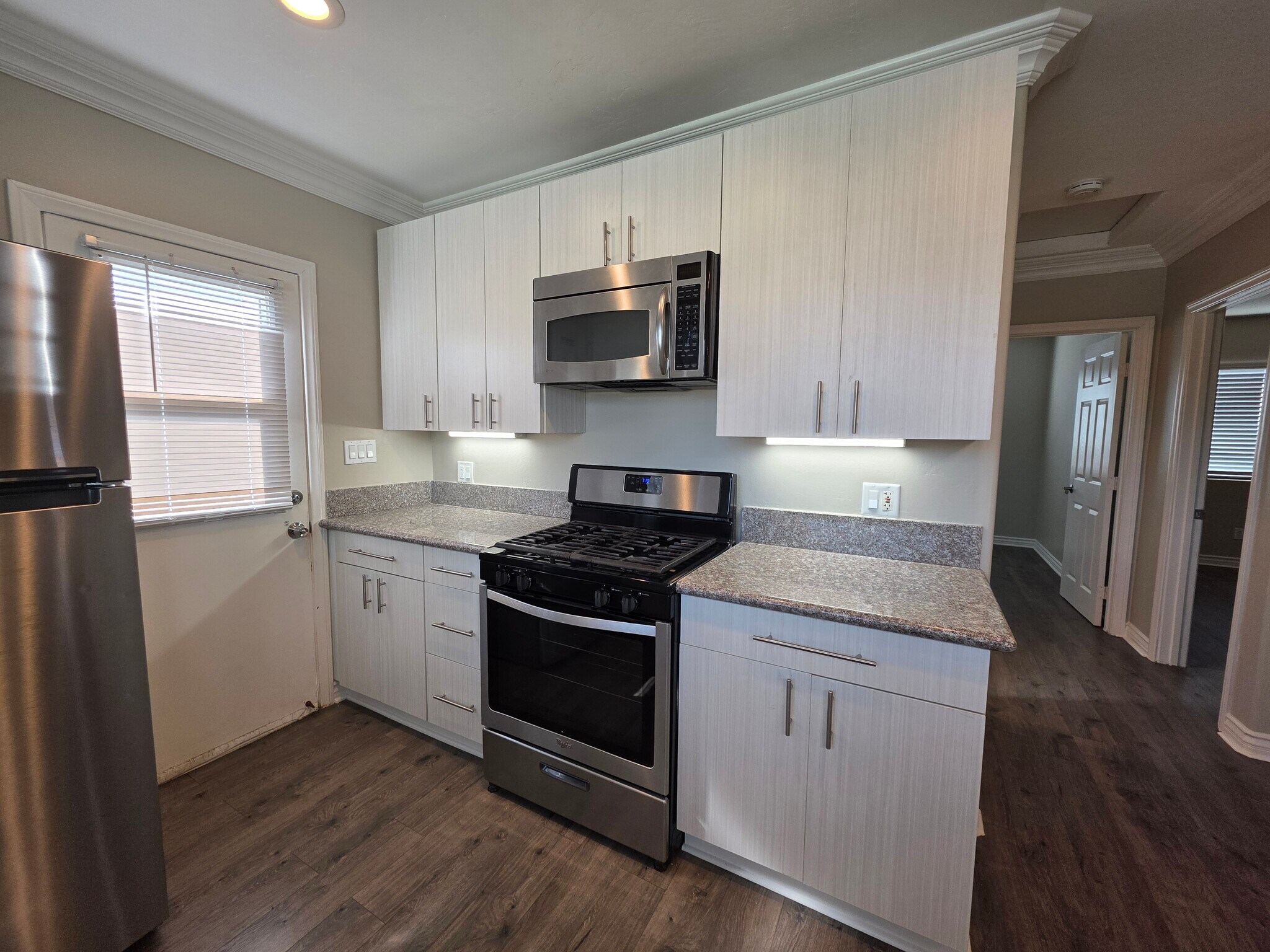 Building Photo - 2404 Morningside St