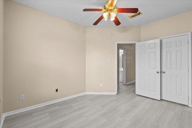 Building Photo - 2758 Laguna Pointe Dr