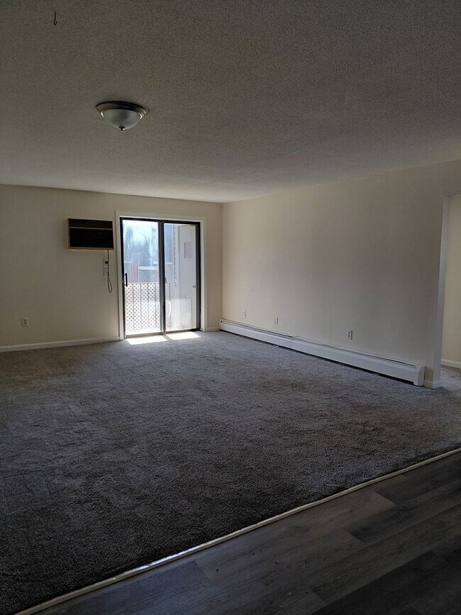 Building Photo - 4 Knights Bridge Dr