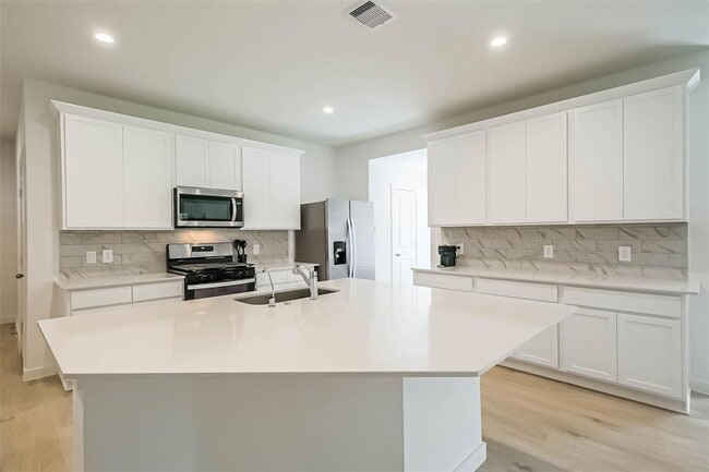 Building Photo - 30702 CASTLE COVE Dr