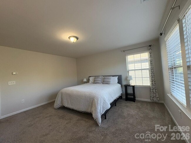 Building Photo - 1055 Delridge St