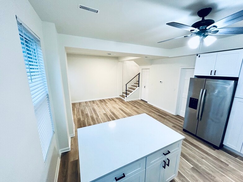 Building Photo - 3227 S May St