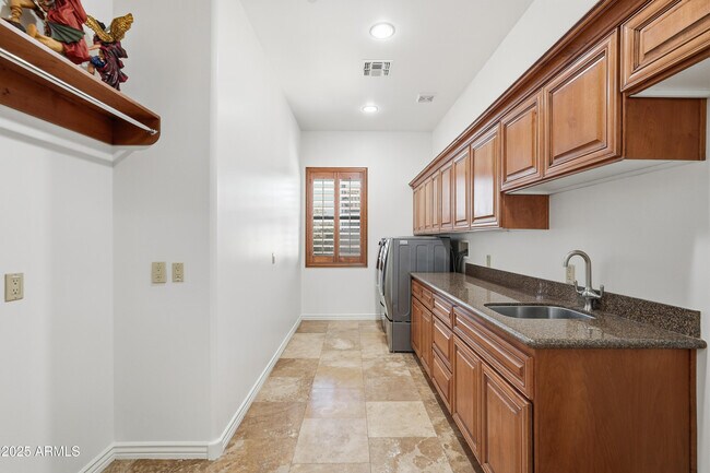 Building Photo - 18131 W Palo Verde Ct