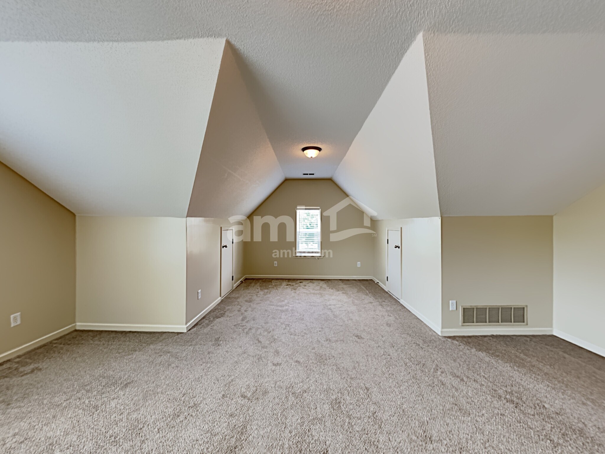 Building Photo - 6620 Hollister Ln