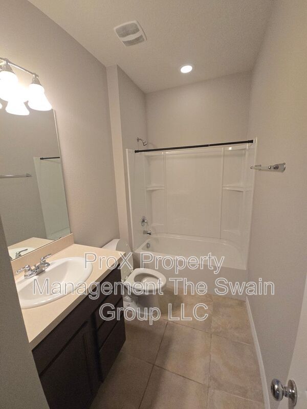 Building Photo - 8739 Micmac Ct