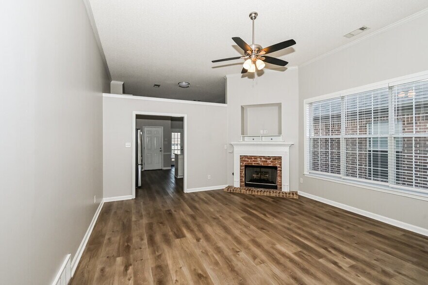 Building Photo - 8698 Macon Rd