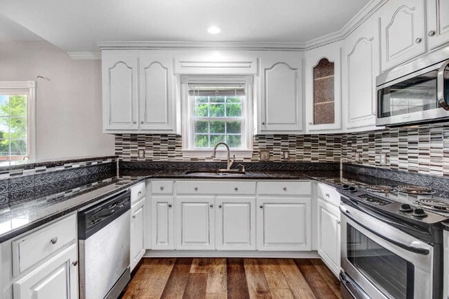 Building Photo - ADORABLE 3 BR | 2 BA Home in Goldsboro *Lawn Care Included!*