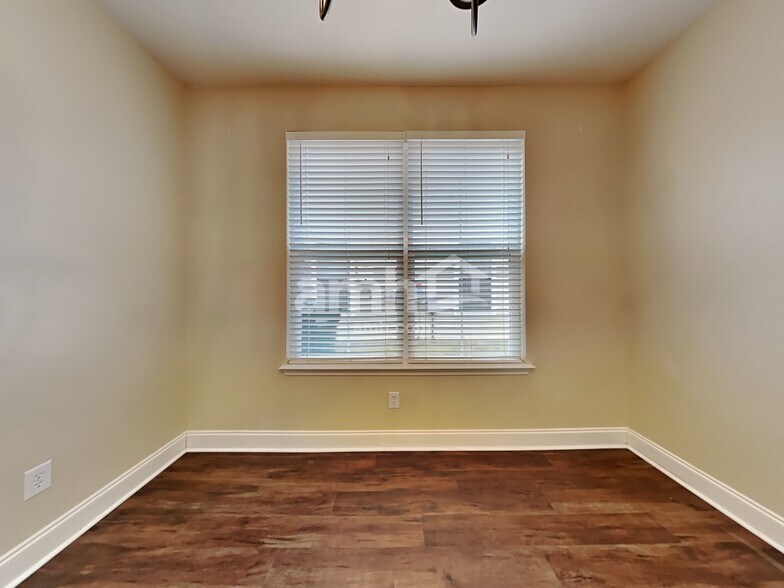 Building Photo - 109 Instructor Ct