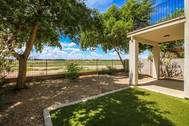 Building Photo - 40204 Calabria St
