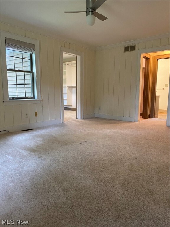 Building Photo - 10 Maple Ln