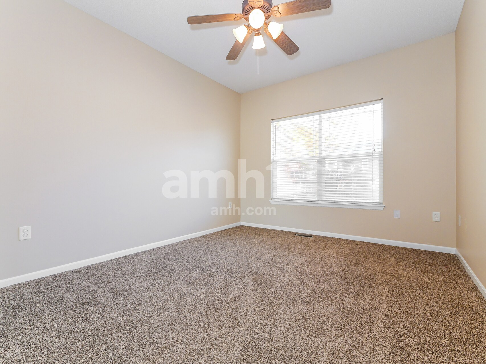 Building Photo - 2406 Fairfield Rd