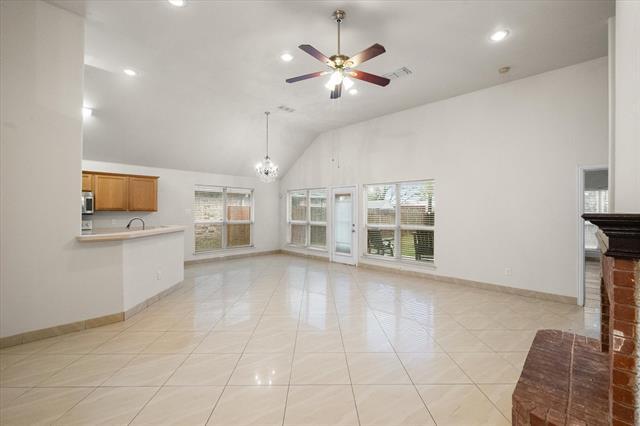 Building Photo - 4412 Ridgeway Dr