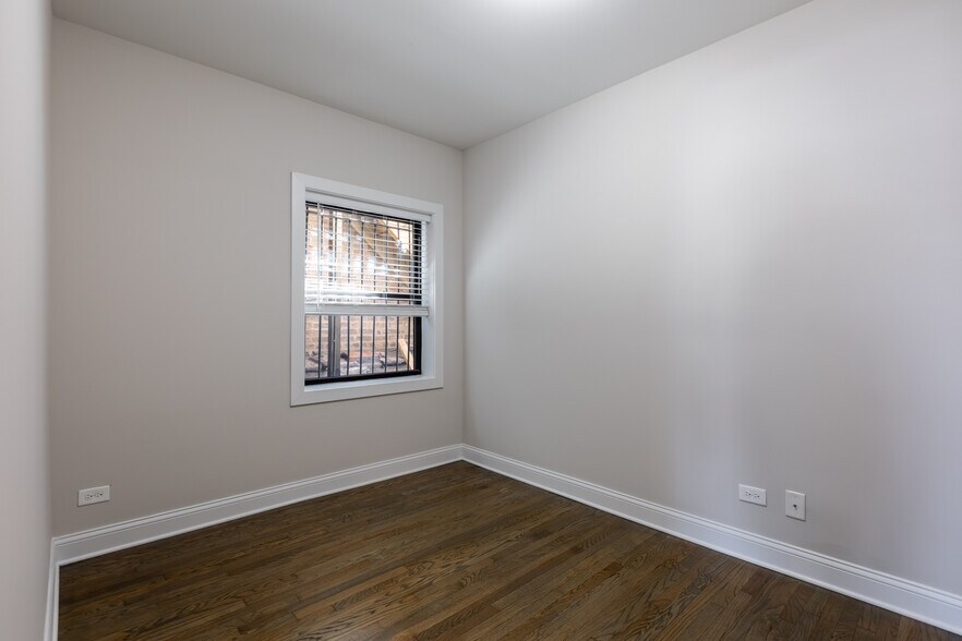 Building Photo - 3407 W Fullerton Ave